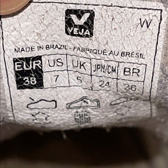 Veja Sneakers | Size 7 Women - Picture 7 of 7